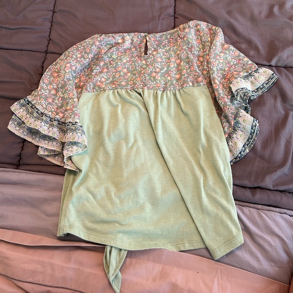 Green Nice Shirt - Picture 2 of 4